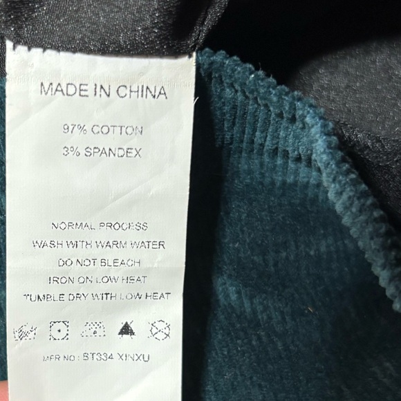 Simplee Embroidered Floral Green Corduroy Mini Skirt - Picture 9 of 9